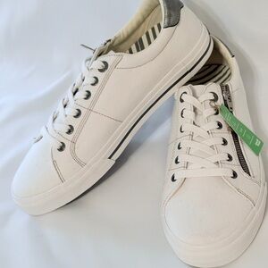 TAOS 
Z-Soul Canvas Zip Sneakers white and pewter 
Size 11 NWT